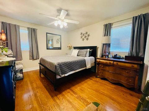 Tiny photo for 703 North Street, Bedford, VA 24523 (MLS # 365676)