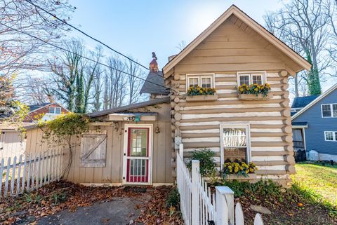 Photo of 2120 Timberlake Drive, Lynchburg, VA 24502 (MLS # 363093)