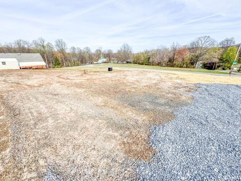 Tiny photo for 3201 Mayflower Drive, Lynchburg, VA 24501 (MLS # 365329)