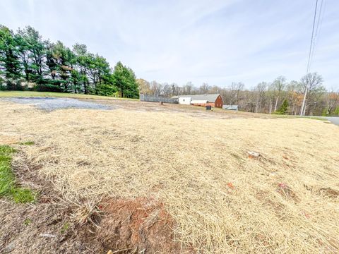 Tiny photo for 3201 Mayflower Drive, Lynchburg, VA 24501 (MLS # 365329)