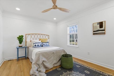 Tiny photo for 230 george Street, Lynchburg, VA 24502 (MLS # 363773)