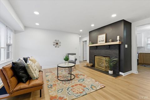 Tiny photo for 230 george Street, Lynchburg, VA 24502 (MLS # 363773)