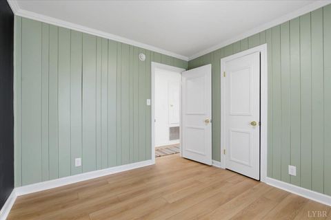 Tiny photo for 230 george Street, Lynchburg, VA 24502 (MLS # 363773)