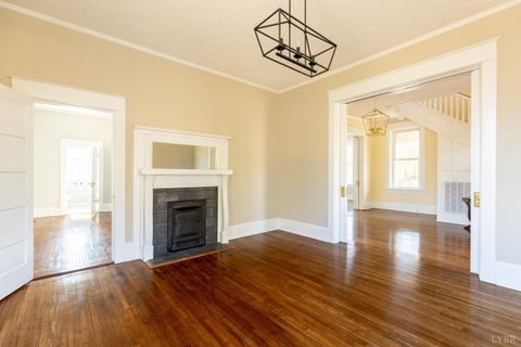 Tiny photo for 211 Cook Avenue, Brookneal, VA 24528 (MLS # 363095)
