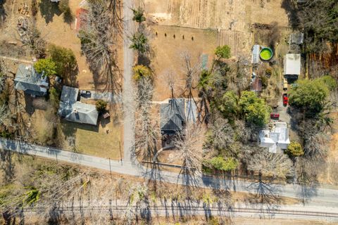 Tiny photo for 211 Cook Avenue, Brookneal, VA 24528 (MLS # 363095)