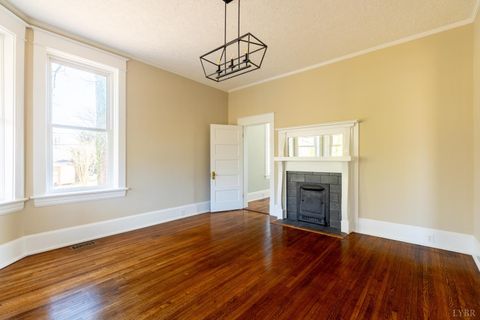 Tiny photo for 211 Cook Avenue, Brookneal, VA 24528 (MLS # 363095)
