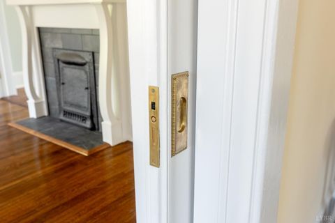 Tiny photo for 211 Cook Avenue, Brookneal, VA 24528 (MLS # 363095)