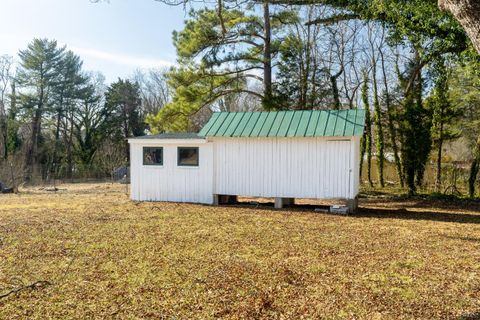 Tiny photo for 211 Cook Avenue, Brookneal, VA 24528 (MLS # 363095)