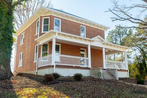 Tiny photo for 211 Cook Avenue, Brookneal, VA 24528 (MLS # 363095)