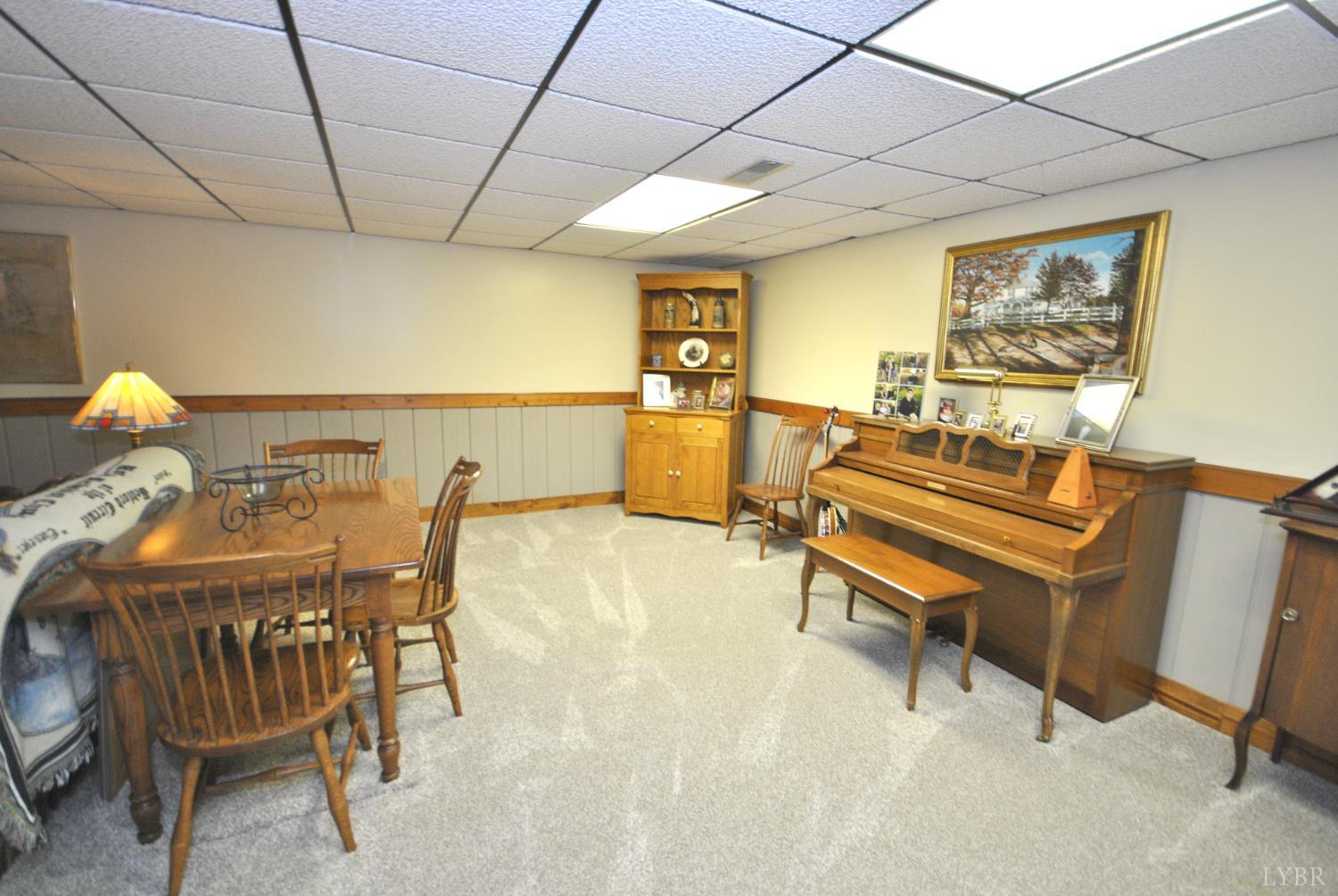 202 Springhill Circle, Bedford, Virginia image 39