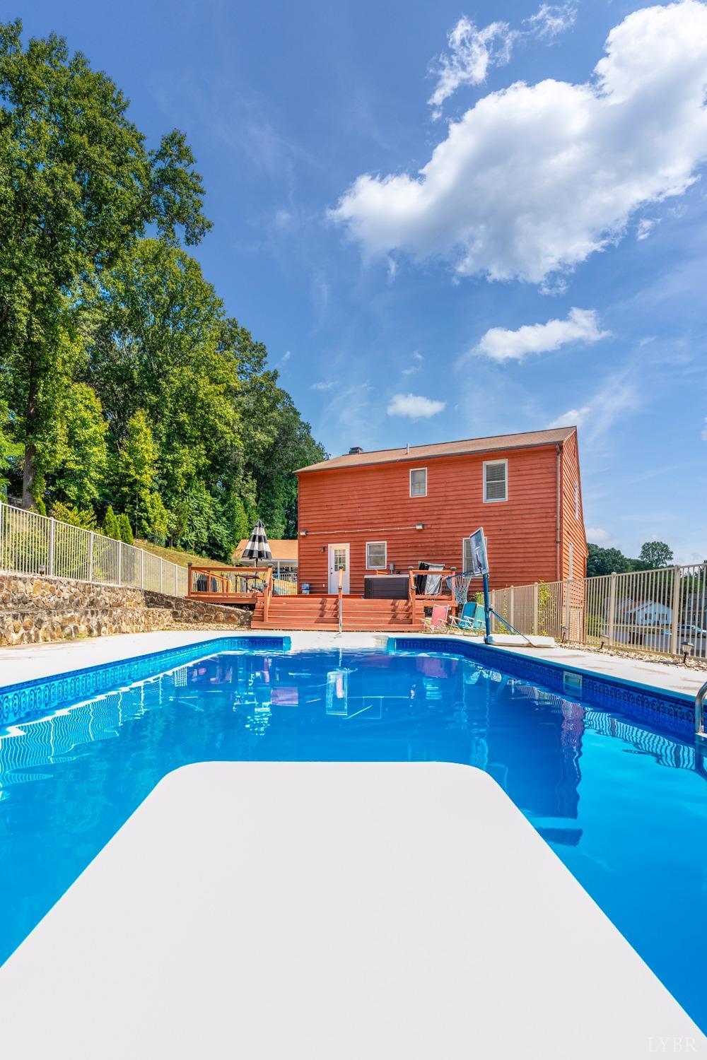 121 Laurel Lane, Lynchburg, Virginia image 9
