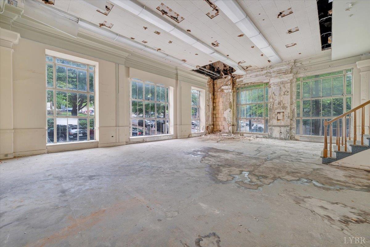 Lynchburg, Virginia 24504, United States, ,Commercial,Active,129804