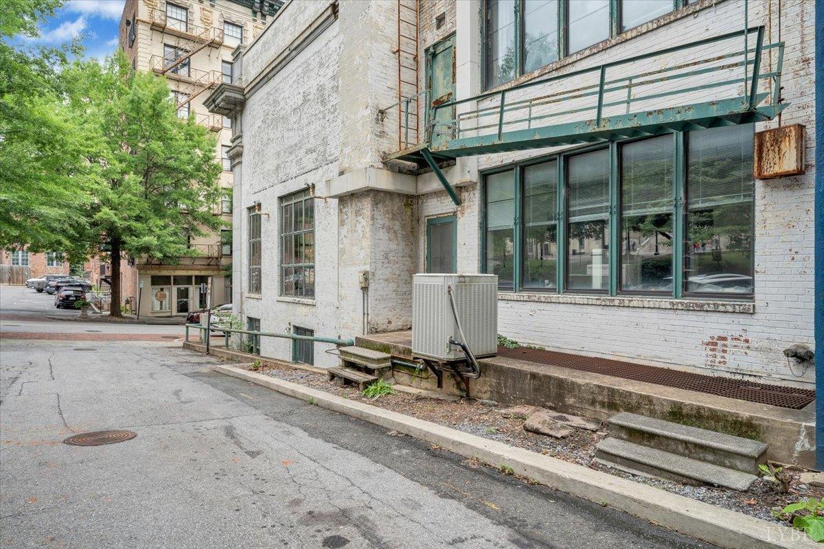 Lynchburg, Virginia 24504, United States, ,Commercial,Active,129804