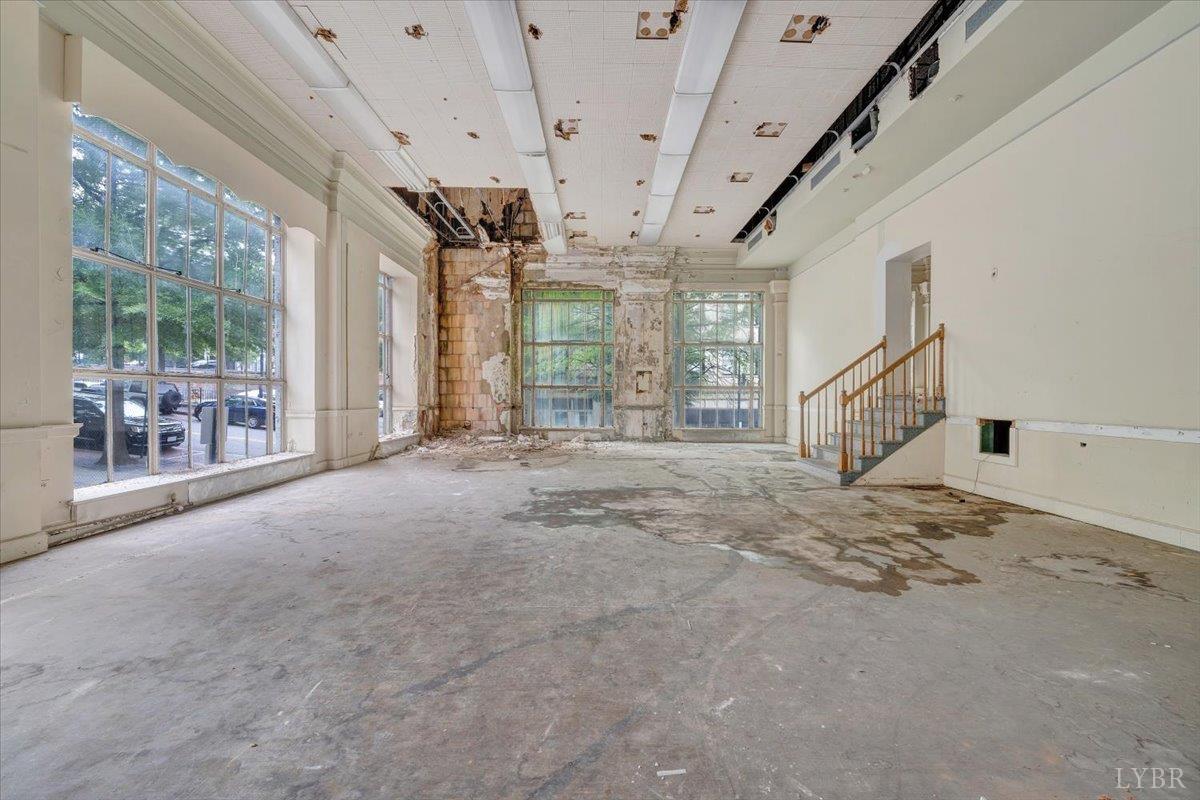 Lynchburg, Virginia 24504, United States, ,Commercial,Active,129804