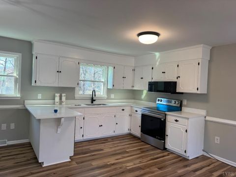 Tiny photo for 328 Cheyenne Drive, Lynchburg, VA 24502 (MLS # 363577)