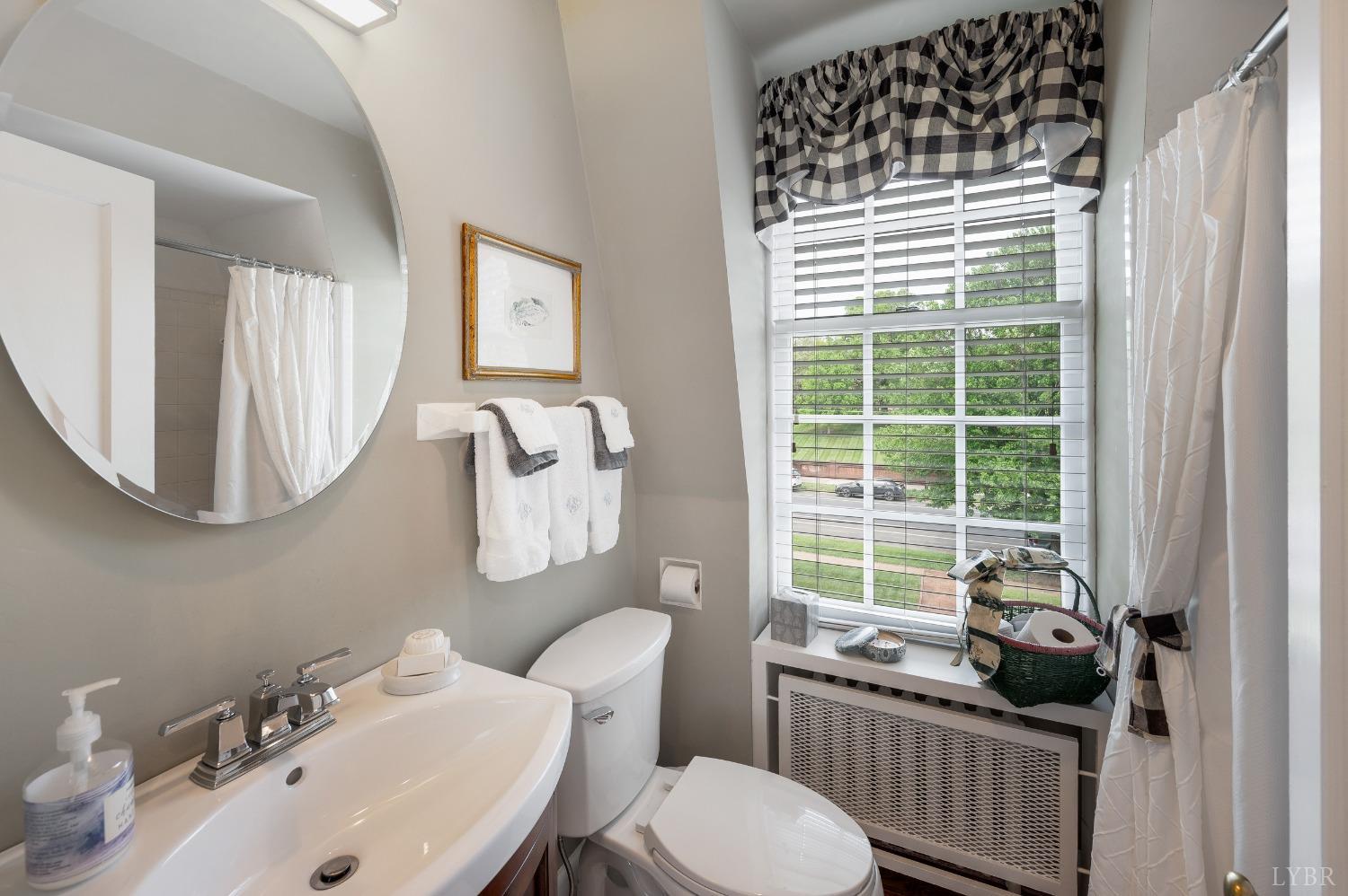 2703 Rivermont Avenue, Lynchburg, Virginia image 36