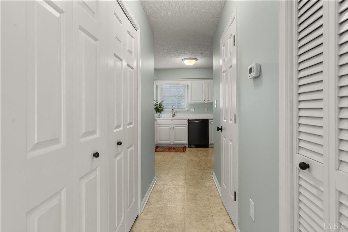 260 Russell Springs Drive, Lynchburg, Virginia image 9
