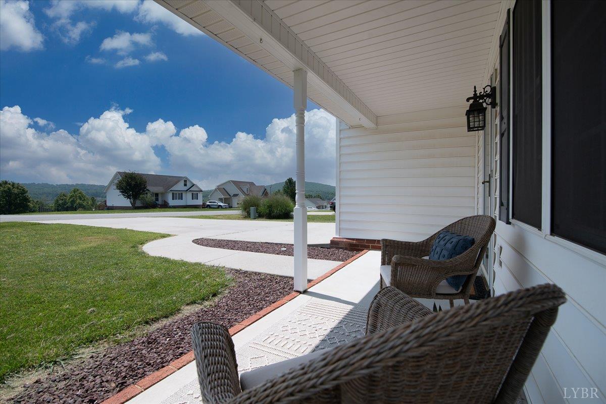 260 Russell Springs Drive, Lynchburg, Virginia image 4