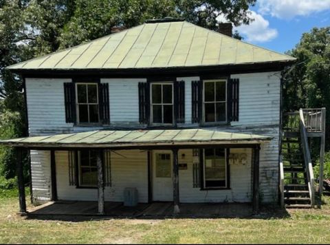 Photo of 120 Church Street, Brookneal, VA 24528 (MLS # 363516)