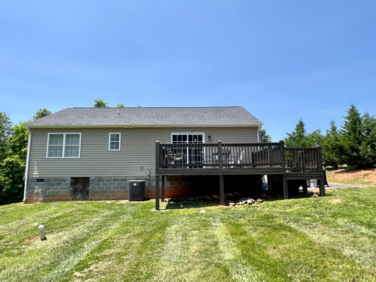 295 Samson Way, Madison Heights, Virginia image 2
