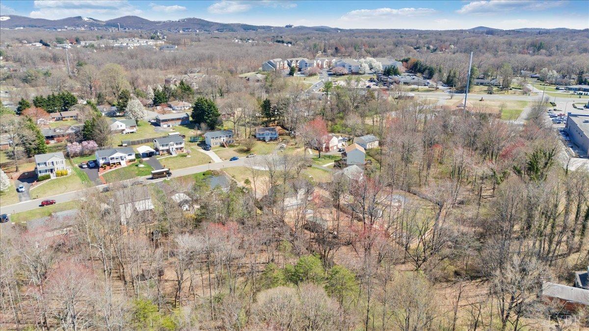 Lynchburg, Virginia 24502, United States, 3 Bedrooms Bedrooms, ,3 BathroomsBathrooms,Residential,Active,94442