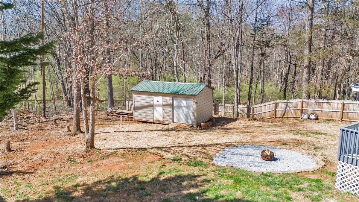 Lynchburg, Virginia 24502, United States, 3 Bedrooms Bedrooms, ,3 BathroomsBathrooms,Residential,Active,94442