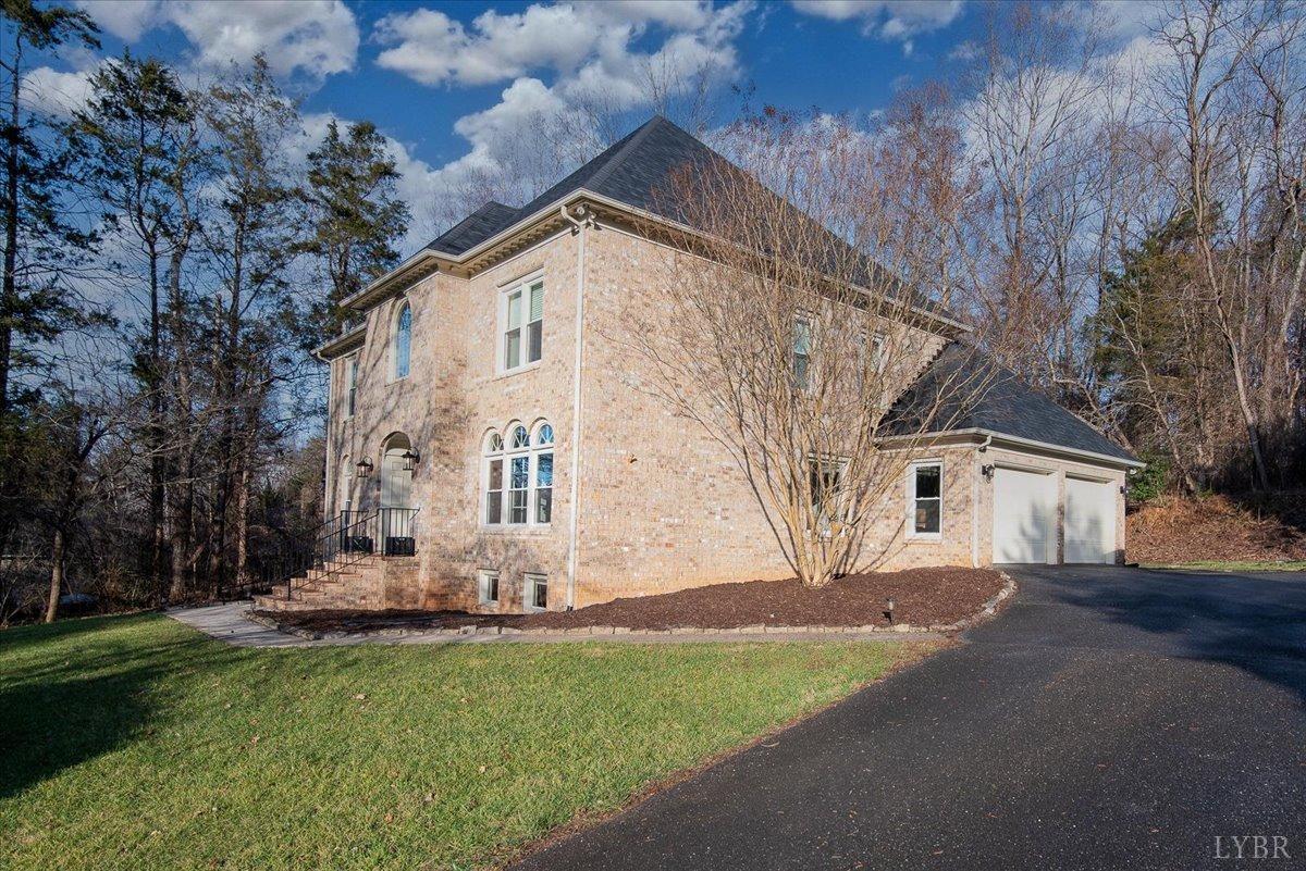 3523 Ridgecroft Drive, Lynchburg, Virginia image 2