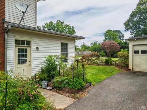 Tiny photo for 1524 Linden Avenue, Lynchburg, VA 24503 (MLS # 364332)