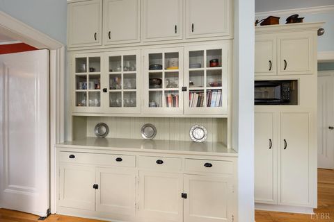 Tiny photo for 1524 Linden Avenue, Lynchburg, VA 24503 (MLS # 364332)