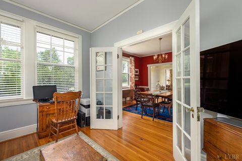 Tiny photo for 1524 Linden Avenue, Lynchburg, VA 24503 (MLS # 364332)