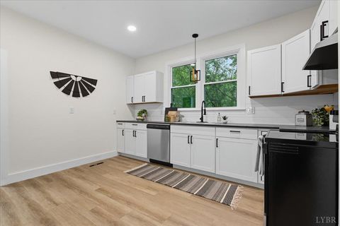 Tiny photo for 490 Oakley Avenue, Lynchburg, VA 24501 (MLS # 362145)