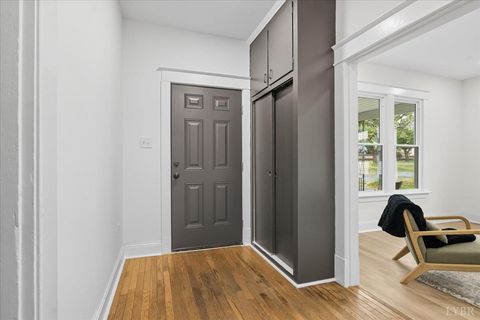 Tiny photo for 490 Oakley Avenue, Lynchburg, VA 24501 (MLS # 362145)