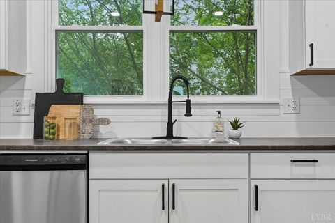 Tiny photo for 490 Oakley Avenue, Lynchburg, VA 24501 (MLS # 362145)