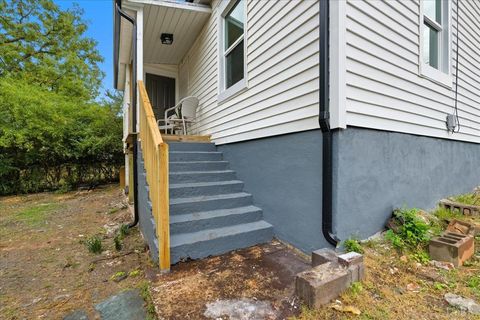Tiny photo for 490 Oakley Avenue, Lynchburg, VA 24501 (MLS # 362145)