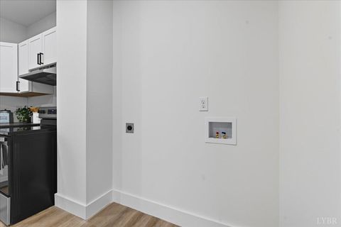 Tiny photo for 490 Oakley Avenue, Lynchburg, VA 24501 (MLS # 362145)
