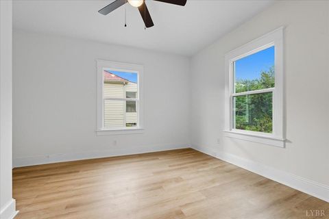 Tiny photo for 490 Oakley Avenue, Lynchburg, VA 24501 (MLS # 362145)