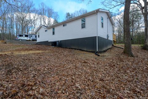Tiny photo for 453 Plateau Drive, Evington, VA 24550 (MLS # 365079)