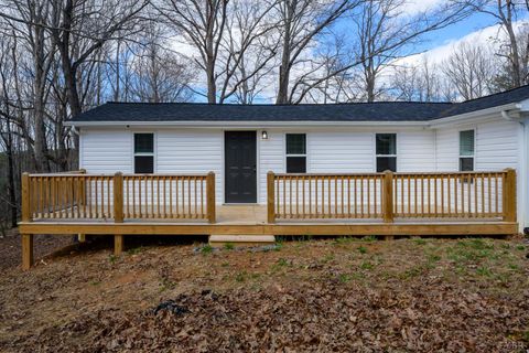 Tiny photo for 453 Plateau Drive, Evington, VA 24550 (MLS # 365079)