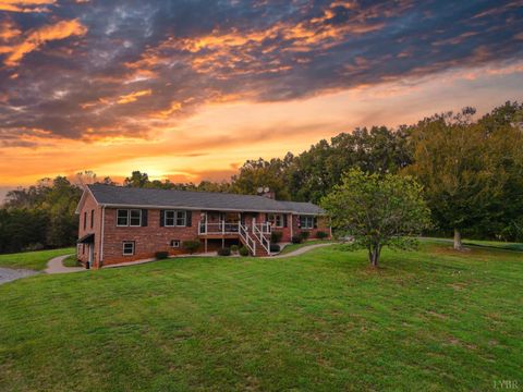 Photo of 2287 Johnson Creek Road, Evington, VA 24550 (MLS # 362259) Photo of 2287 Johnson Creek Road, Evington, VA 24550 (MLS # 362259)