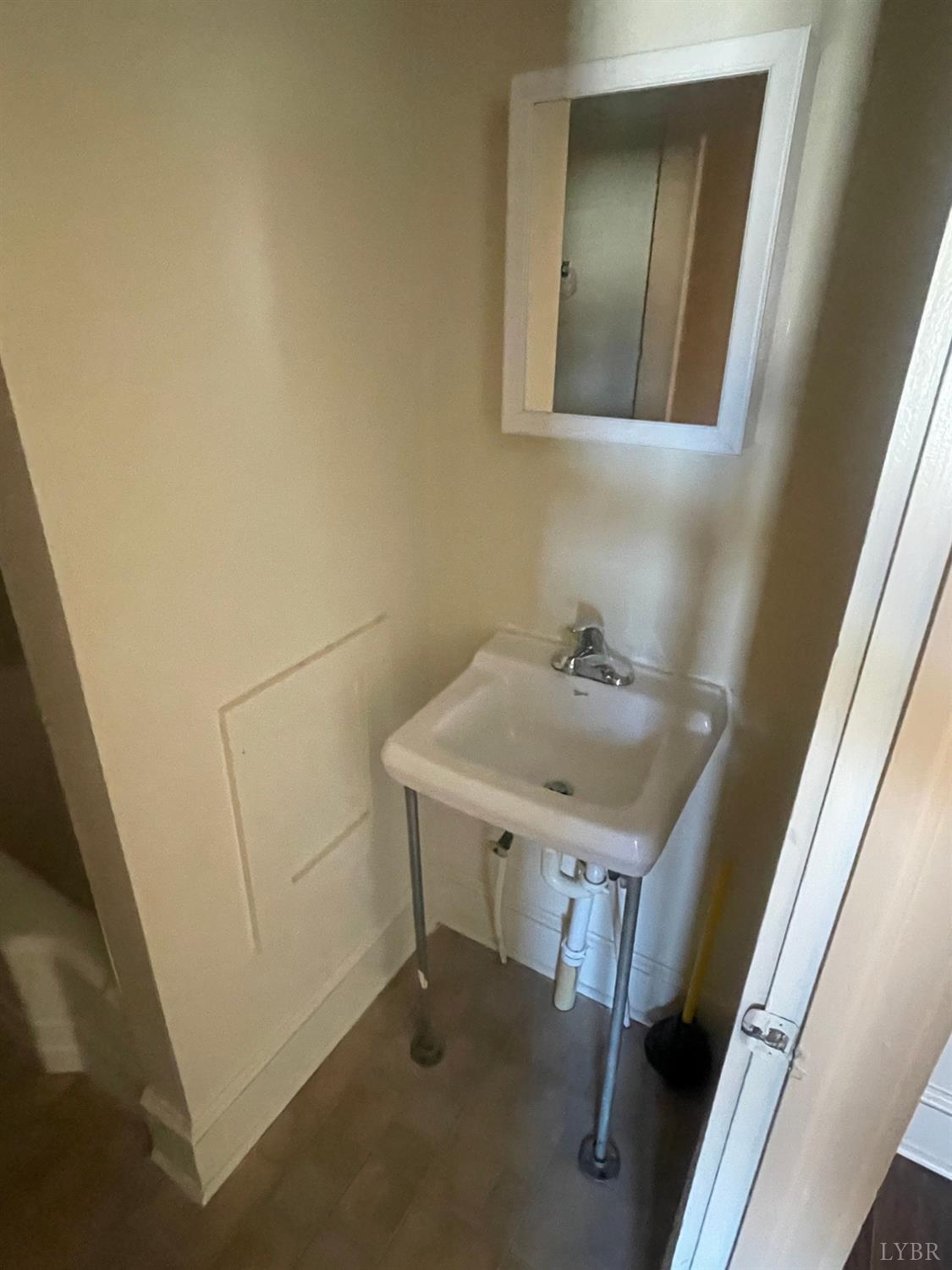 Gretna, Virginia 24557, United States, ,Commercial,Active,238364