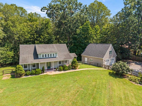 Homes For Sale - 120 Hunting Lane<br/> Bedford County, Goode, VA 24501