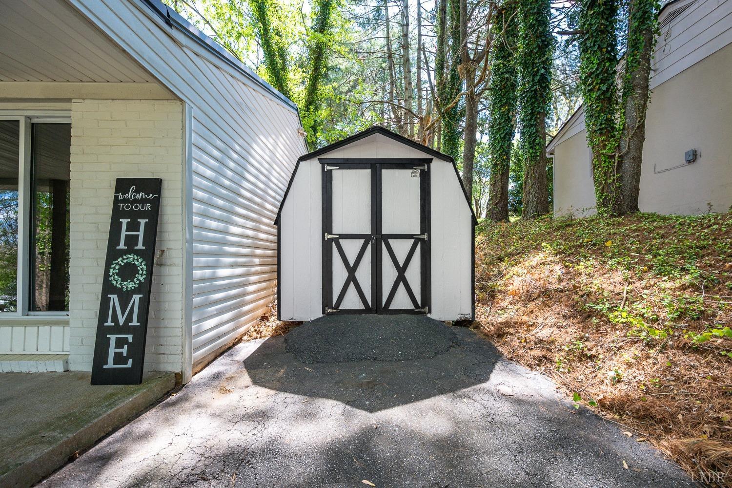 3417 Westbrook Circle, Lynchburg, Virginia image 3