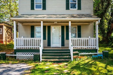 Photo of 2025 Grace Street, Lynchburg, VA 24504 (MLS # 365904)