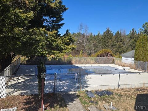 Tiny photo for 375 Schoolhouse Road, Farmville, VA 23901 (MLS # 365694)