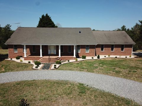 Tiny photo for 375 Schoolhouse Road, Farmville, VA 23901 (MLS # 365694)