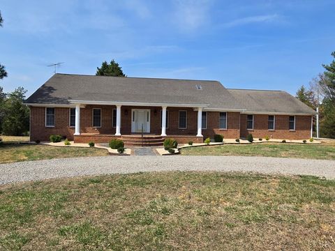 Photo of 375 Schoolhouse Road, Farmville, VA 23901 (MLS # 365694)