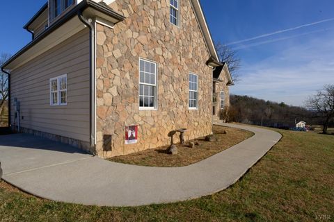 Tiny photo for 7585 Peaks Road, Bedford, VA 24523 (MLS # 363356)