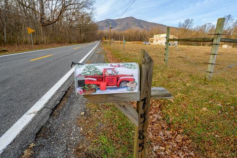 Tiny photo for 7585 Peaks Road, Bedford, VA 24523 (MLS # 363356)