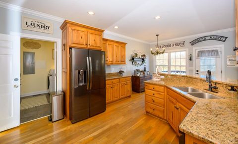 Tiny photo for 7585 Peaks Road, Bedford, VA 24523 (MLS # 363356)