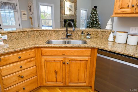 Tiny photo for 7585 Peaks Road, Bedford, VA 24523 (MLS # 363356)